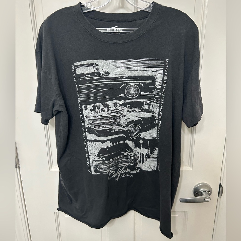 Cars Graphic Tee. Size (Small)